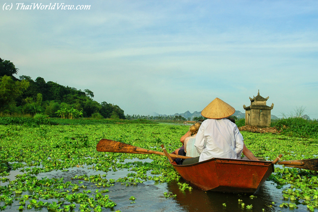 Day River - Perfume Pagoda