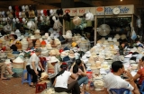 Dong Xuan market