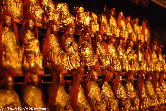 Chinese statuettes - CauseWay bay district