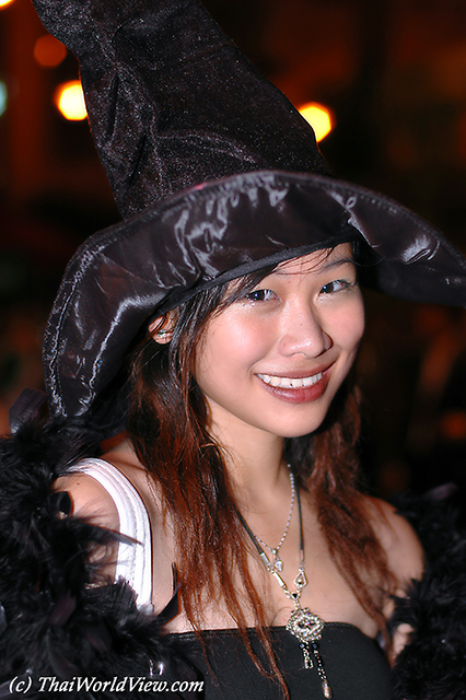 Smiling witch - Central district