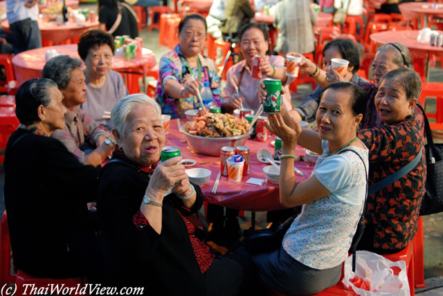 Cheers! - Ping Shan Fui Sha Wai village