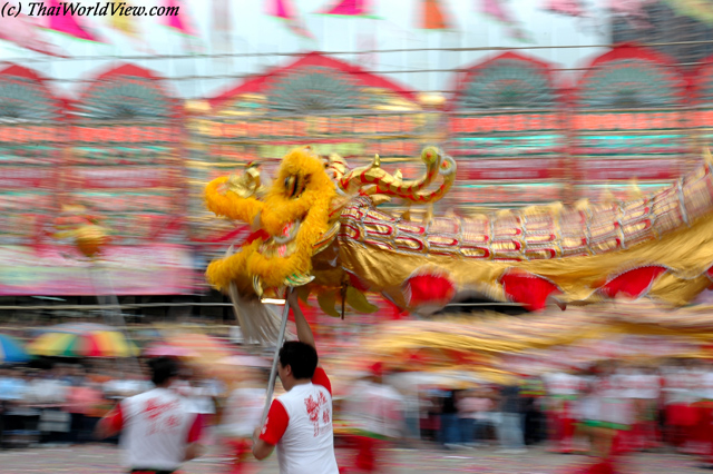 Dragon dance - Tsing Yi