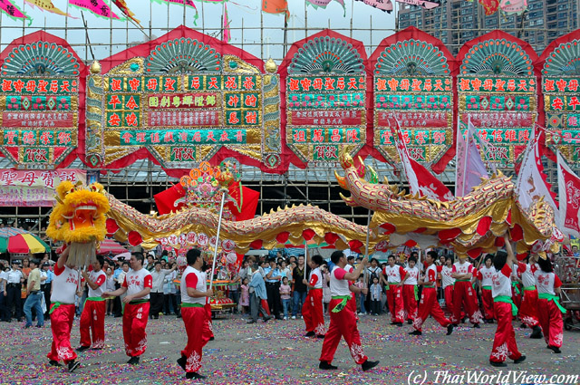 Dragon dance - Tsing Yi