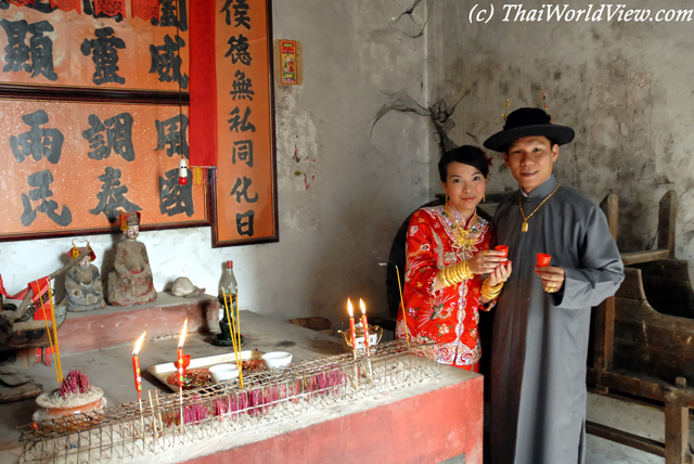 Ancestor worship - Ping Shan Fui Sha Wai village