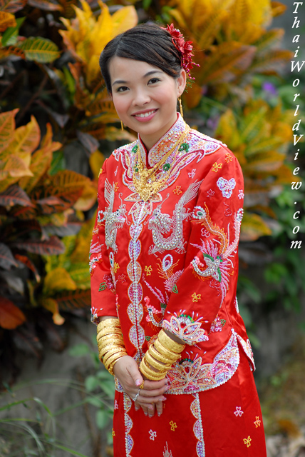 Red gown - Ping Shan Fui Sha Wai village