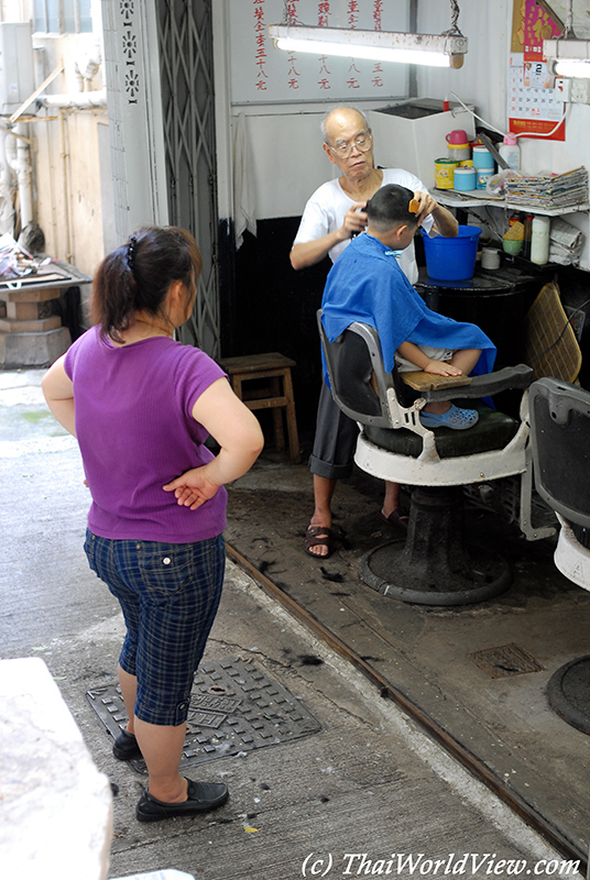 Outdoor hairdresser - Sheung Wan