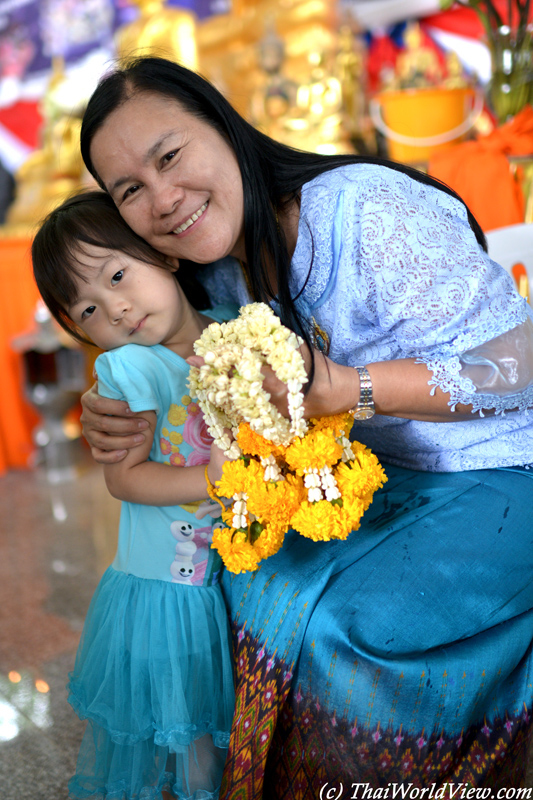 Garlands - Yuen Long