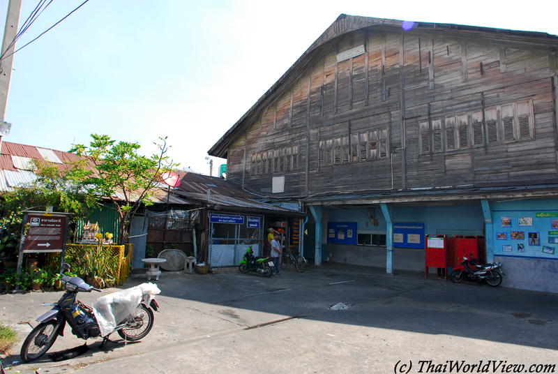 Sala Chaloem Thani - Bangkok