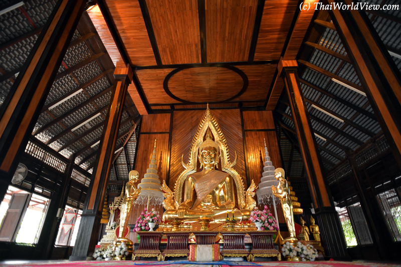Buddha statue - Ubon Ratchathani