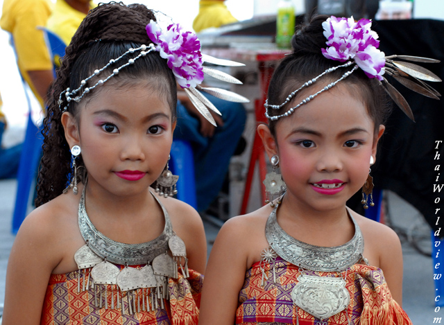 Smiling children - Bangkok