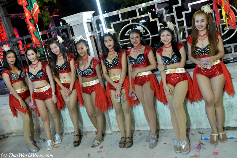 Thai dancers - Nakhon Pathom