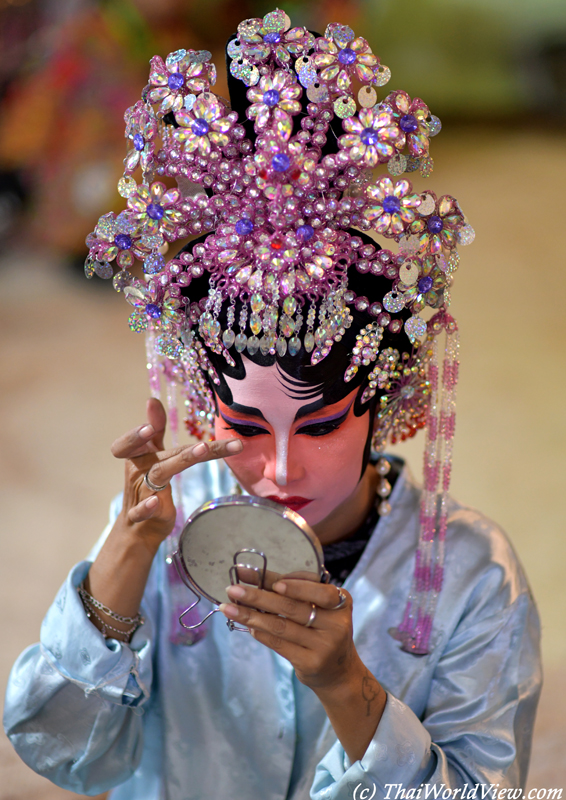 Opera performer - Nakhon Pathom