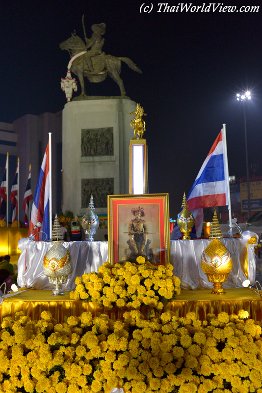 King Taksin - Thon Buri