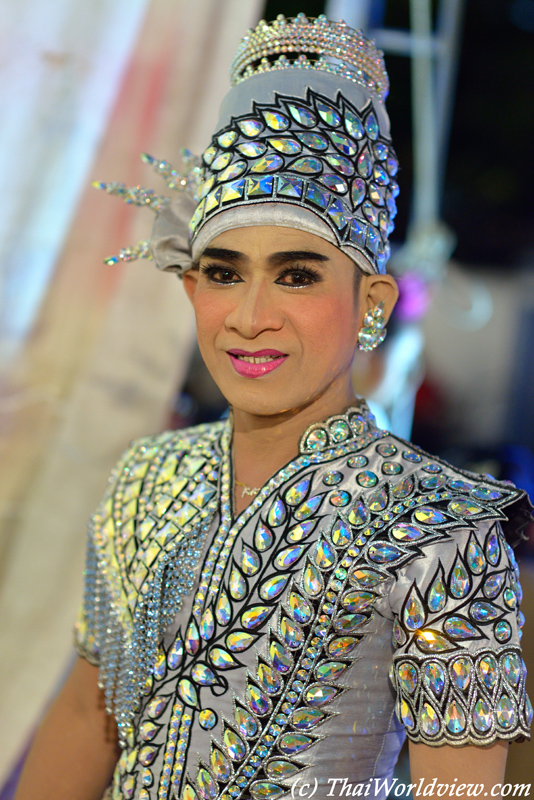 Performer - Thon Buri