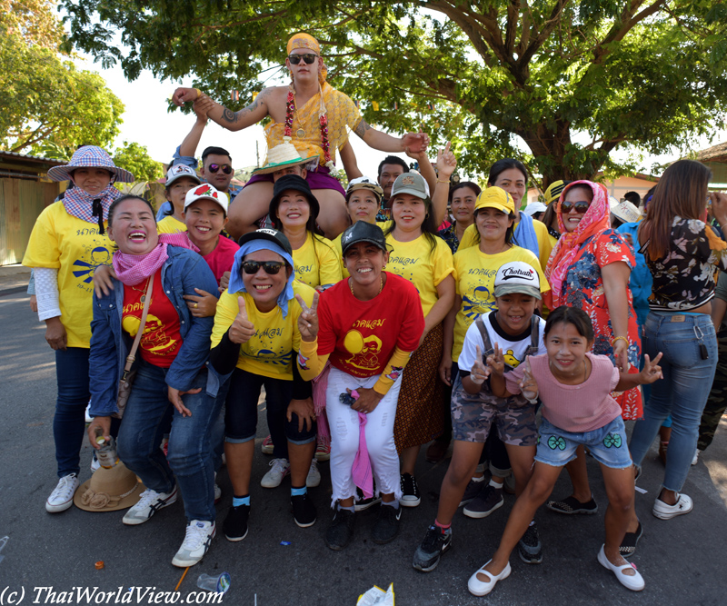 Parade - Wat Chao Nua