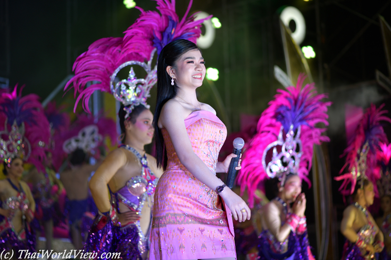 Singer - Wat Song Khon