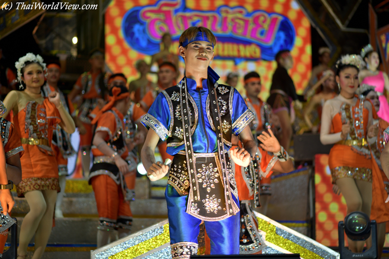 Dancers - Wat Song Khon