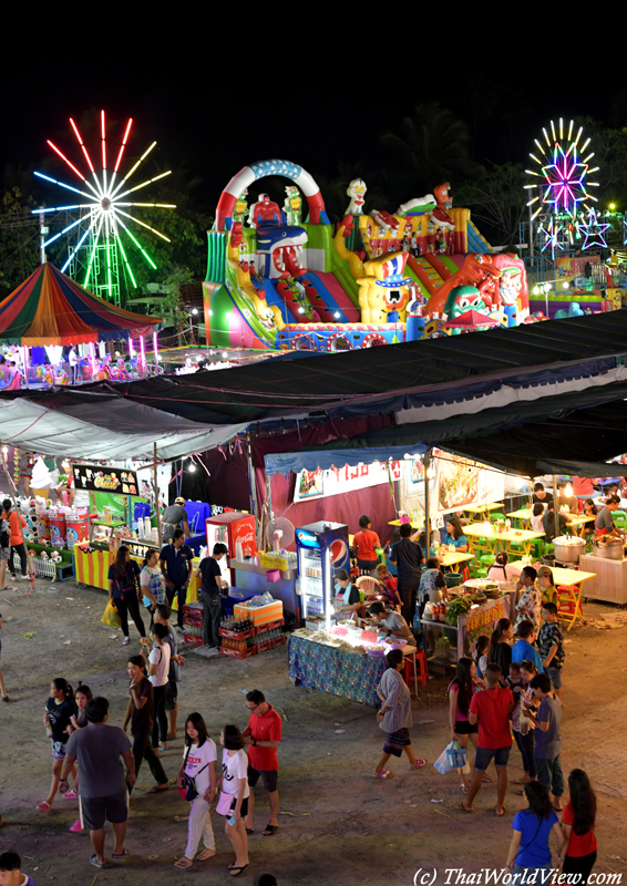 Fun fair - Wat Rai Khing