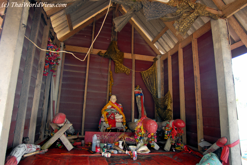 Deity shrine - Bang Saphan