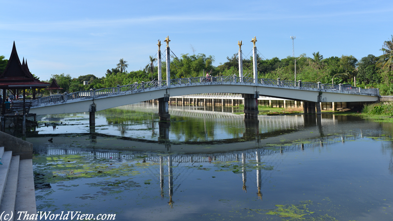 Wat Don Yai Hom - Nakhon Pathom