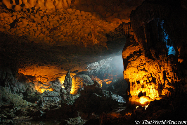 Amazing Cave - Sung Sot Cave