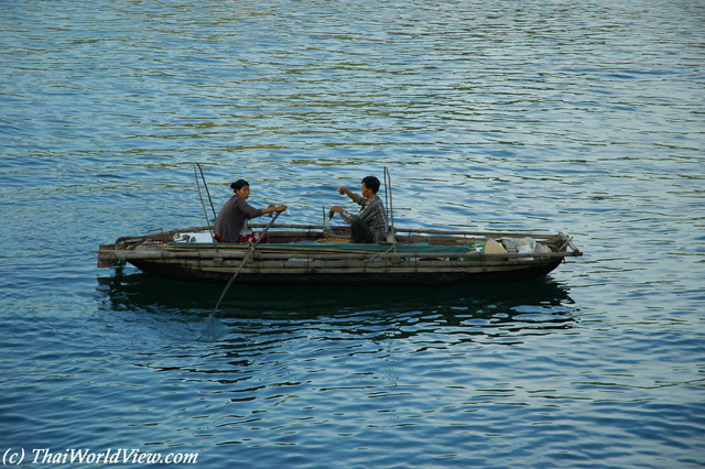 Fishing boat - Halong Bay
