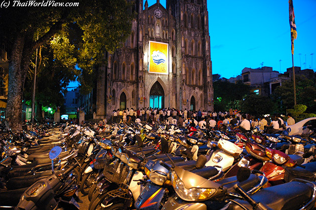 Motorbikes parking - Saint Joseph Cathedral