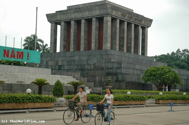 Riding bicycles - Ho Chi Minh's mausoleum