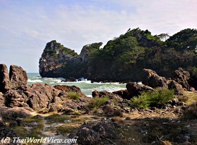 Aow Bo Thong Lang bay